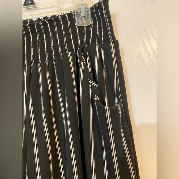 ✨ stripped pants - Picture 2 of 4